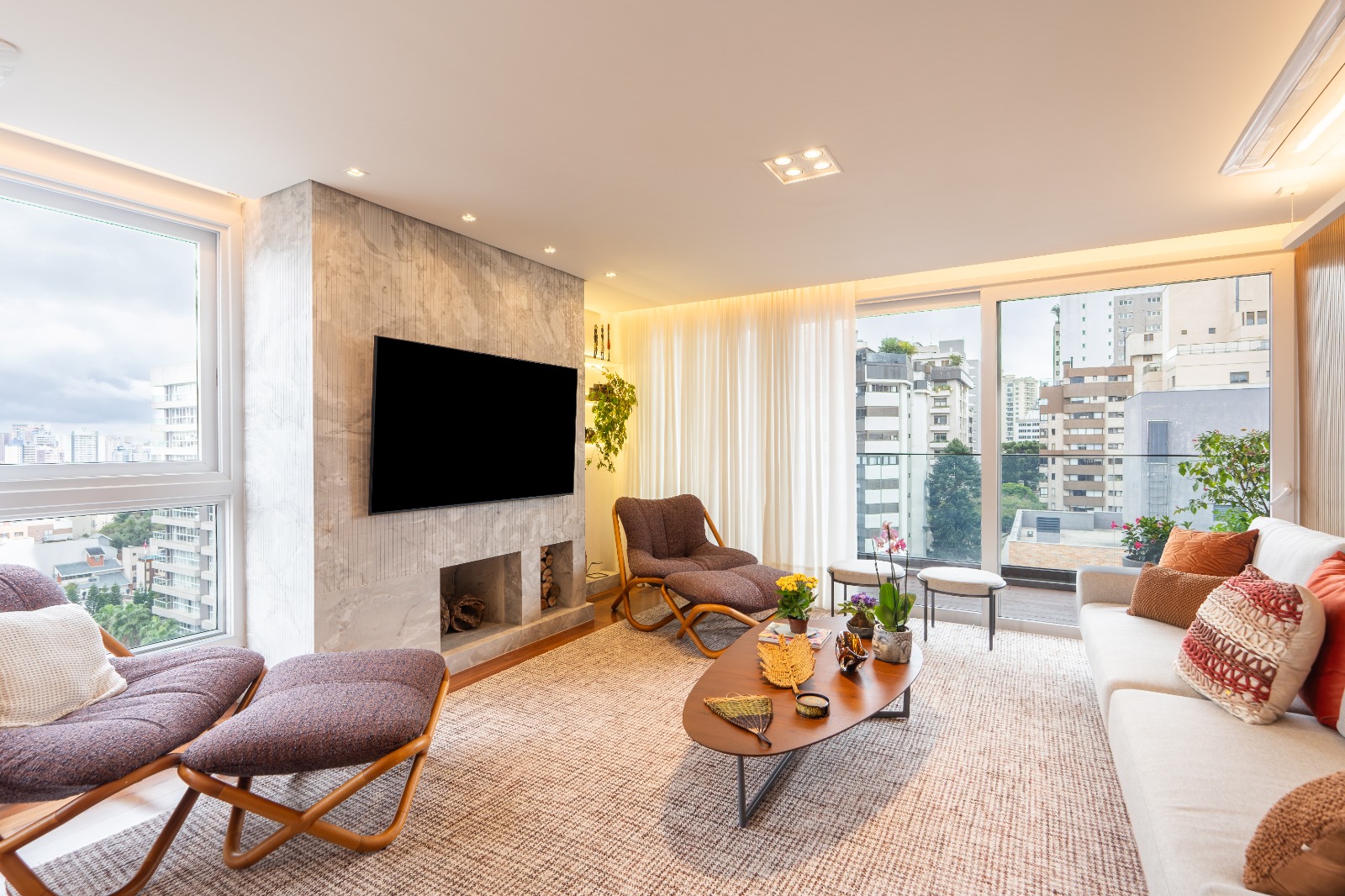 Ambiente integrado com vista em obra realizada pela MEWA Engenharia